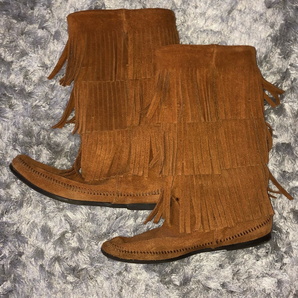 minnetonka brown suede 3 layer fringe boots